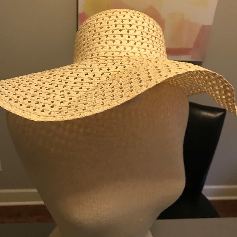 Cream Weave Floppy Sun Hat ☀️